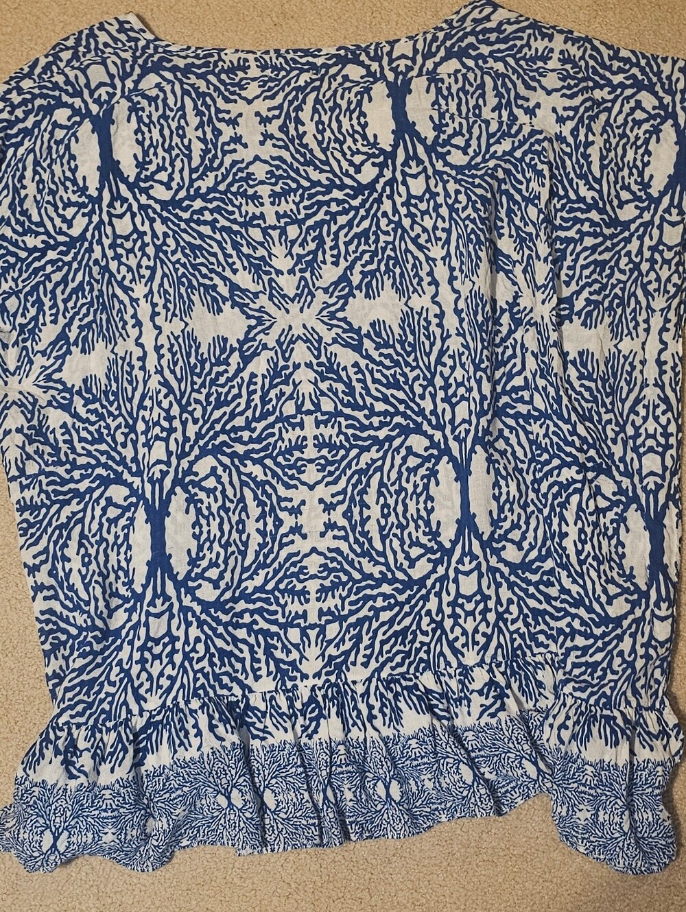 NVELOP beach cover-up features a vibrant, coastal-inspired design Size L/XL - Picture 3 of 8